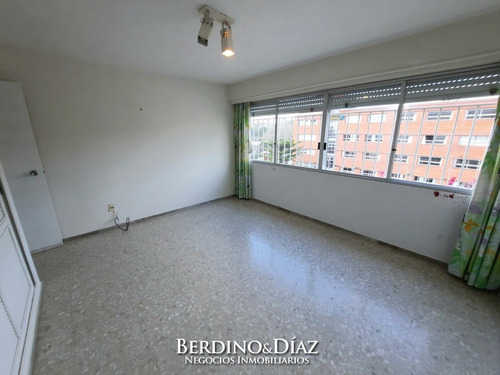 Imagen 20 de 20 de Apartamento Frente Al Mar En Playa Mansa De Punta Del Este- Ref: 1007