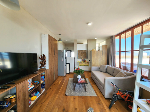 Casa Con Recámara En Primer Nivel, Jardín Central Y Roof Garden, Zibatá, Qro. Am
