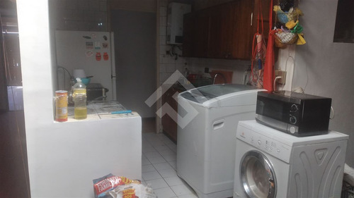 Casa En Venta De 3 Dorm. En La Cisterna