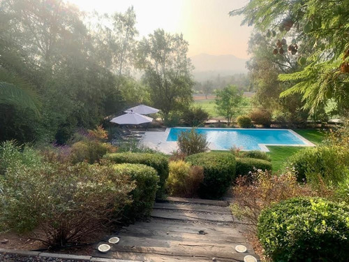 Borde Cancha De Golf / Condominio Casas De Hacienda Chicureo