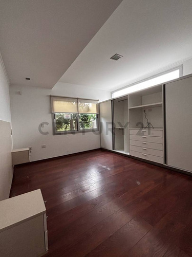 Casa En Alquiler En City Bell - 473 135 Y 136