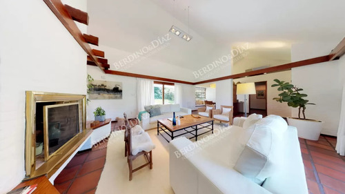 Chalet En Venta Zona Golf