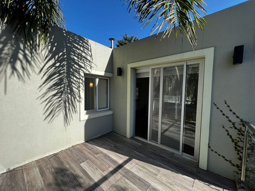 Casa En Venta 4 Amb. C/ Pileta Bº Don Cagiano Ituzaingo
