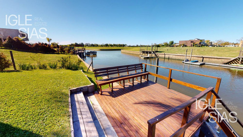 Casa En Venta Al Río 3 Dormitorios En El Yacht, Nordelta