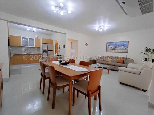 Casa En Venta Urbanizacion La Soledad Maracay Remodelada Pisos De Marmol Buena Ubicacion Zona Norte Kg:23-30429