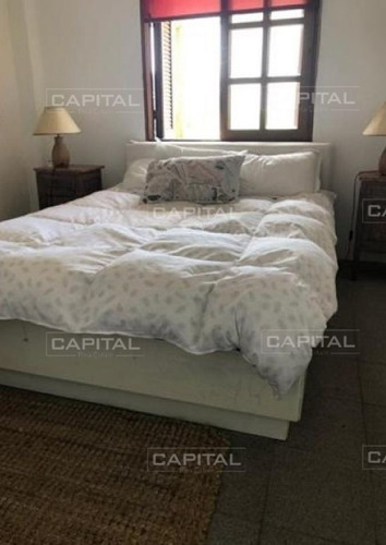 Imagen 19 de 30 de Casa Moderna En Dos Plantas En Venta En El Chorro