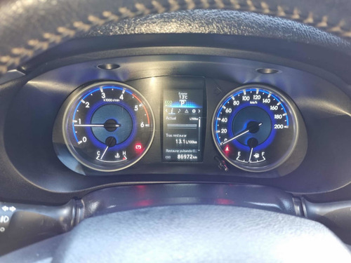 Imagen 8 de 10 de Toyota Hilux Automática