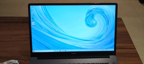 Laptop Huawei Matebook D15. 512gb Y 8gb De Memoria Ram. (Usado)
