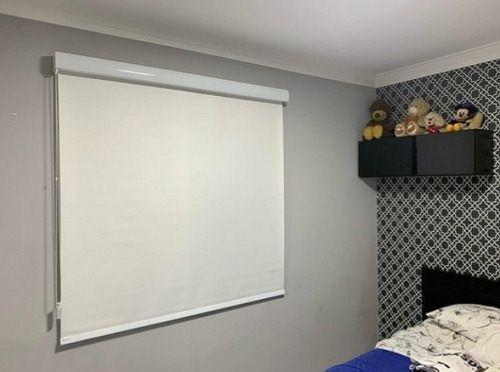 Cortina Rolo Blackout 0% De Luz 1,90 L X 1,80 A Com Bando
