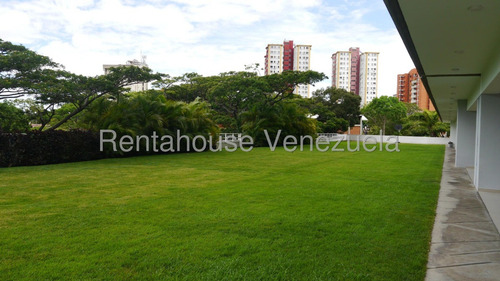 María E. Vende Para Ti!! Que Prefieres Remodelar Y Diseñar Tu Hogar Soñado, Tengo Este Espectacular Apartamento Es Un Lienzo En Blanco, Una Oportunidad Única En El El Pedregal, Lara#25-22469**