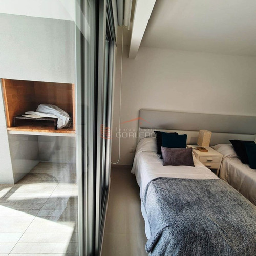 Imagen 20 de 30 de Venta Y Venta De Apartamento En La Brava, A Metros Mar