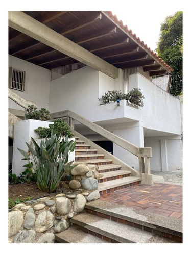 Se Vende Casa 1666m2 De Terreno/5h/ 6b/6 Ptos /lomas Del Mirador/2596