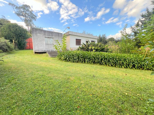 Venta Casa Sólida Con Amplio Terreno En Paso De La Arena, Padrón Único, 2 Dormitorios, Garage Varios Vehículos, Jardín, Fondo, Gran Potencial