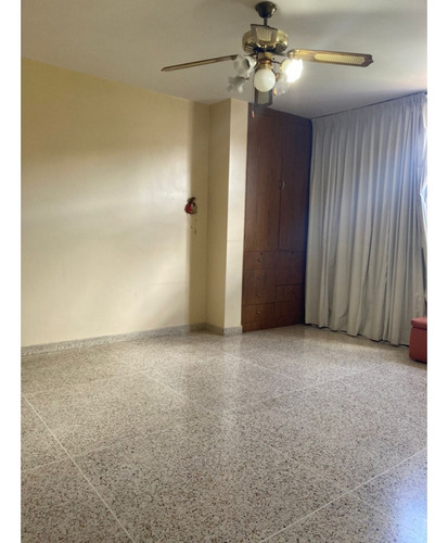 Piedra Azul. Venta Casa 189m2 3h+s/2.5b/1p. 2341