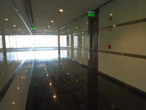Imagen 2 de 11 de Av. El Bosque Norte / Costanera Andres Bello