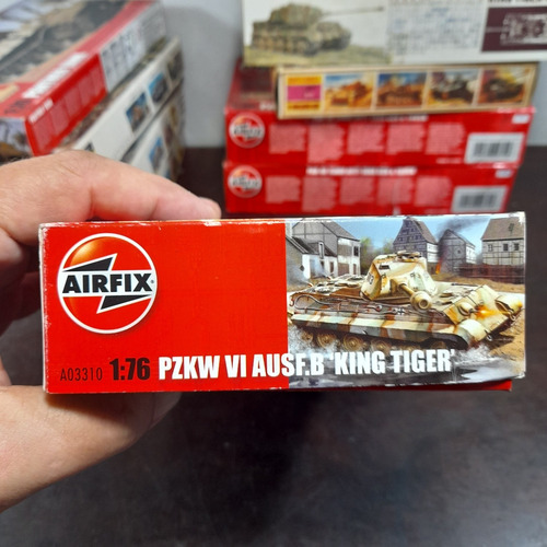 Imagem 2 de 8 de Plastimodelo Kit 2 Tanque Alemão Ww2 King Tiger 1:75 Airfix