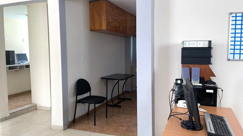 Edificio De 3 Niveles En Venta En Pensador Mexicano, Venustiano Carranza