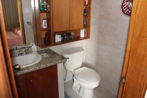 Imagen 8 de 10 de Casa En Venta Urb. Prados Del Este # 22-15126