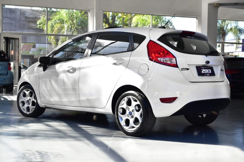 Ford Fiesta Kinetic Desing Titanium 1.6 Mt 2013 - Car Cash
