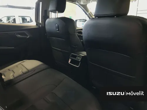 Isuzu Pickup Adventure