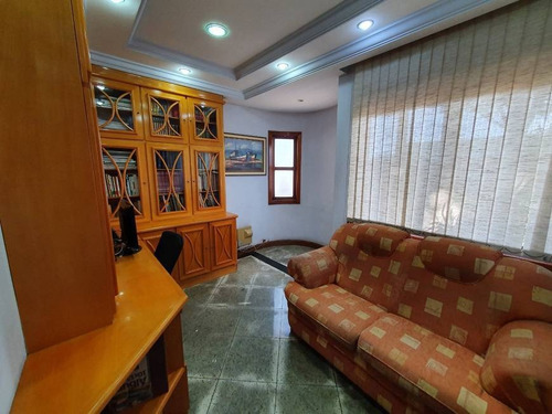 Imagem 11 de 24 de Casa De Dois Pavimentos Com Excelente Planta Em Num Dos Bairros Mais Tranquilos De Vitória - Es - So0002_imv