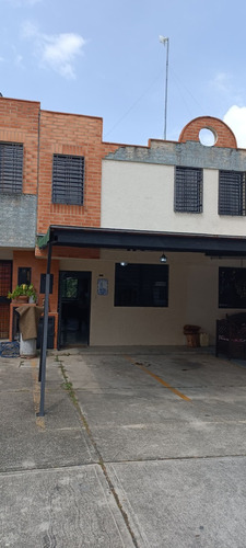 (gb989) En Venta Town House En Naguanagua, Conj Villas Del Norte Ii