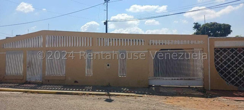 Casa En Venta En Las Lomas Mls 24-15192 Yohana Hidalgo