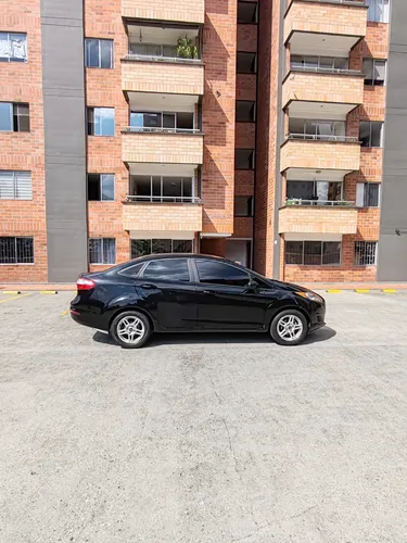 Ford Fiesta Se Sedan