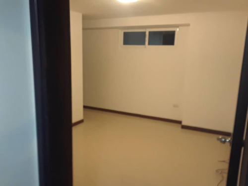 Apartamento En Residencias Vincenzo, Urbanizacion Costa Azul Ic-00158