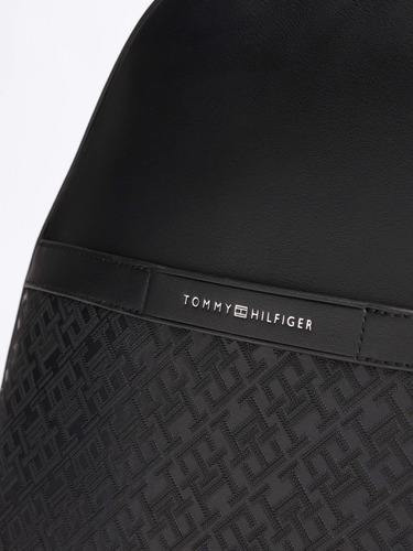 Mochila Negra Tommy Hilfiger Con Monogramas Th De Hombre