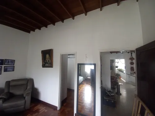 Casa En Venta En Los Colores. Cod V12695