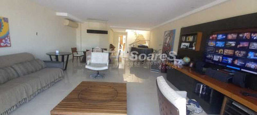 Imagem 4 de 15 de Cobertura Triplex Com 2 Vagas, No Humaitá, Rua Casuarina. - Ldco30028