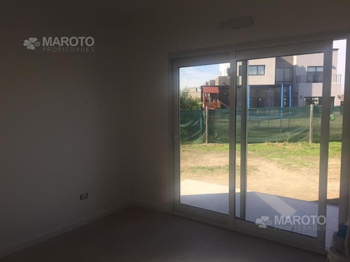 Imagen 22 de 30 de Casa Venta Canton Puerto - Maroto Propiedades
