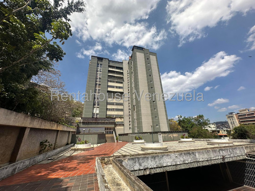 Venta Apartamento Amplio Y Fresco Urb. La Urbina. Mg