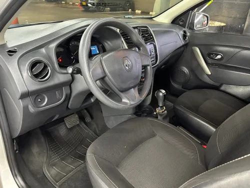 Renault Logan 1.6 Expression / Life +