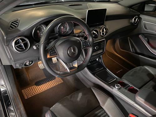 Imagen 11 de 15 de Mercedes Benz Gla 250 Sport 2018 Negro