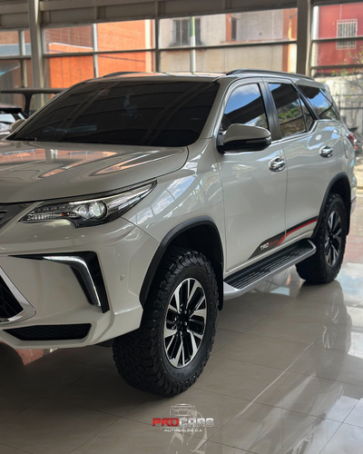 Toyota Fortuner Sr5
