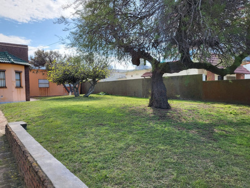 Casa 3 Amb + Departamento 1 Amb F: 6455