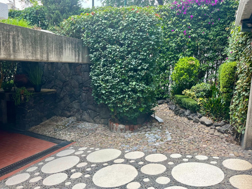 Excelente Terreno Con Uso De Suelo Habitacional Con Comercio En Planta Baja