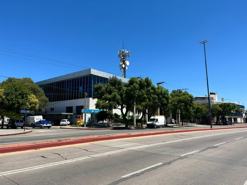 Edificio Comercial En  Cordoba