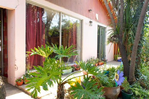 Casa En Venta De 3 Dorm. En Macul