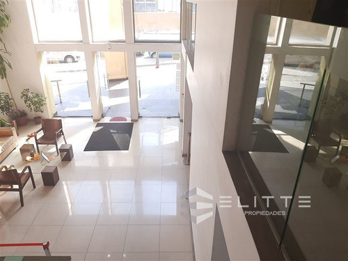 Departamento En Venta De 2 Dorm. En Valparaíso