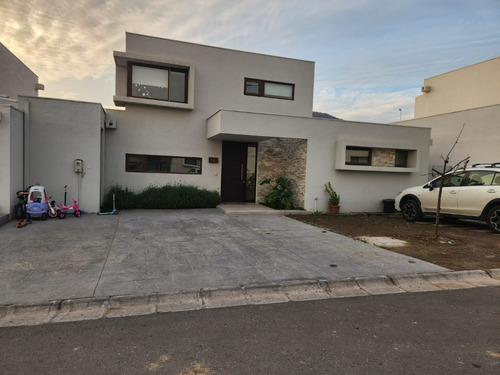 Maravillosa Casa En Condominio San Anselmo, Chicureo