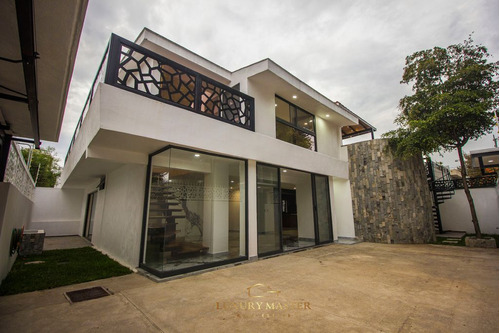 Casa En Venta En Providencia 