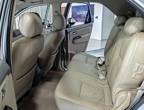 Imagen 8 de 11 de Toyota Fortuner 2014