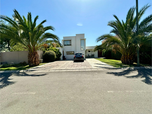 Hermosa Casa En Santa Elena, Chicureo