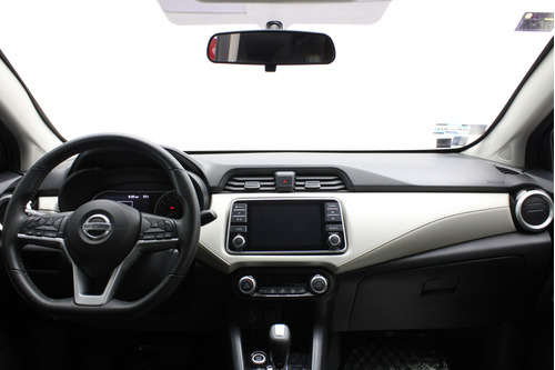 Nissan Versa 1.6 Exclusive Navi At