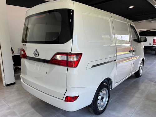 Imagen 3 de 18 de Changan M201 Cargo Van