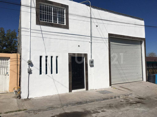 Bodega En Venta De 225 M2 En Colonia Nazario Ortiz Garza.