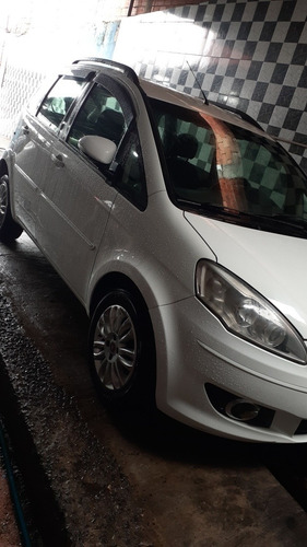 Fiat Idea 2012 1.4 Attractive Flex 5p
